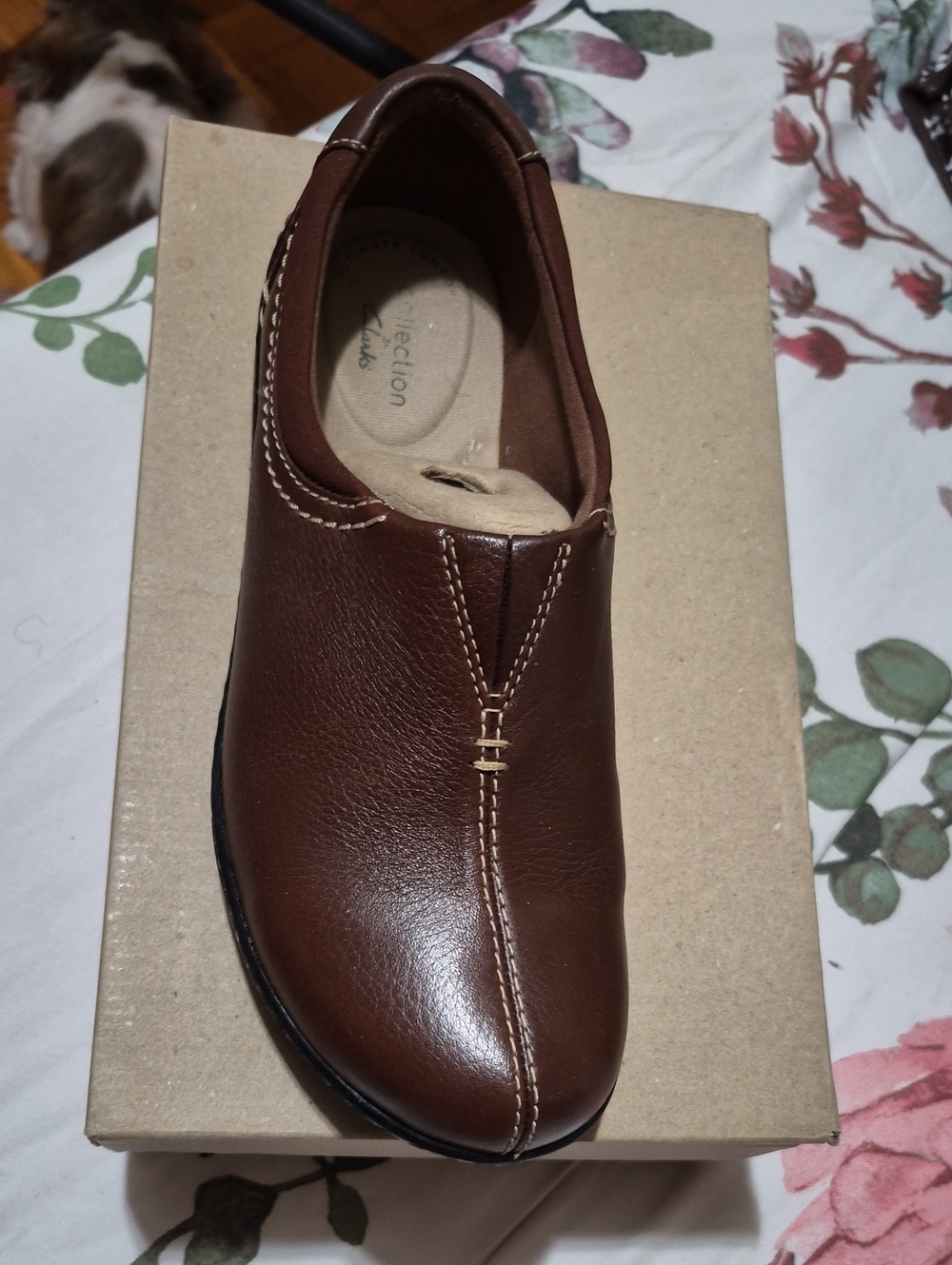 Clarks Womens Brown Leather Slip-On Loafer with Contrast Stitching